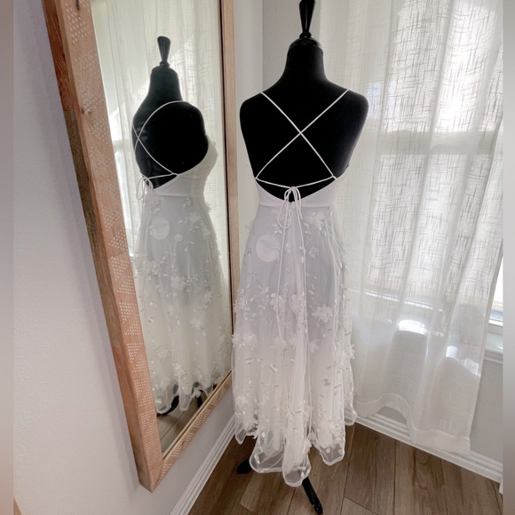 Selfie Leslie Floating By Pleated Neckline Dress Embellished White Size Small - Picture 4 of 8